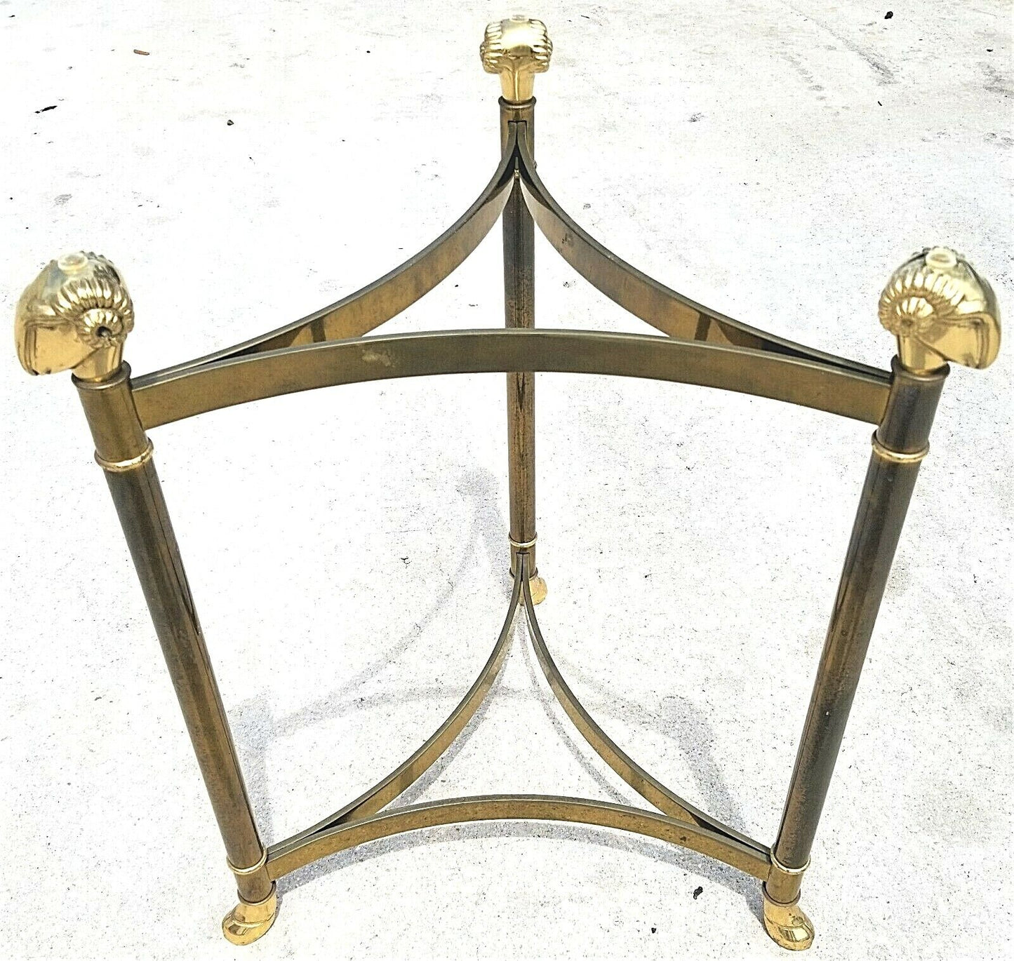 LaBarge Style Hollywood Regency Brass Rams Head Hoof Footed End Side Table