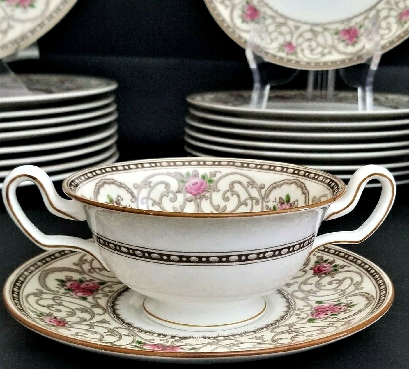 (1) WEDGWOOD Avondale Cream Soup Bowl with Plate Cream With Scrolls and Pink Roses