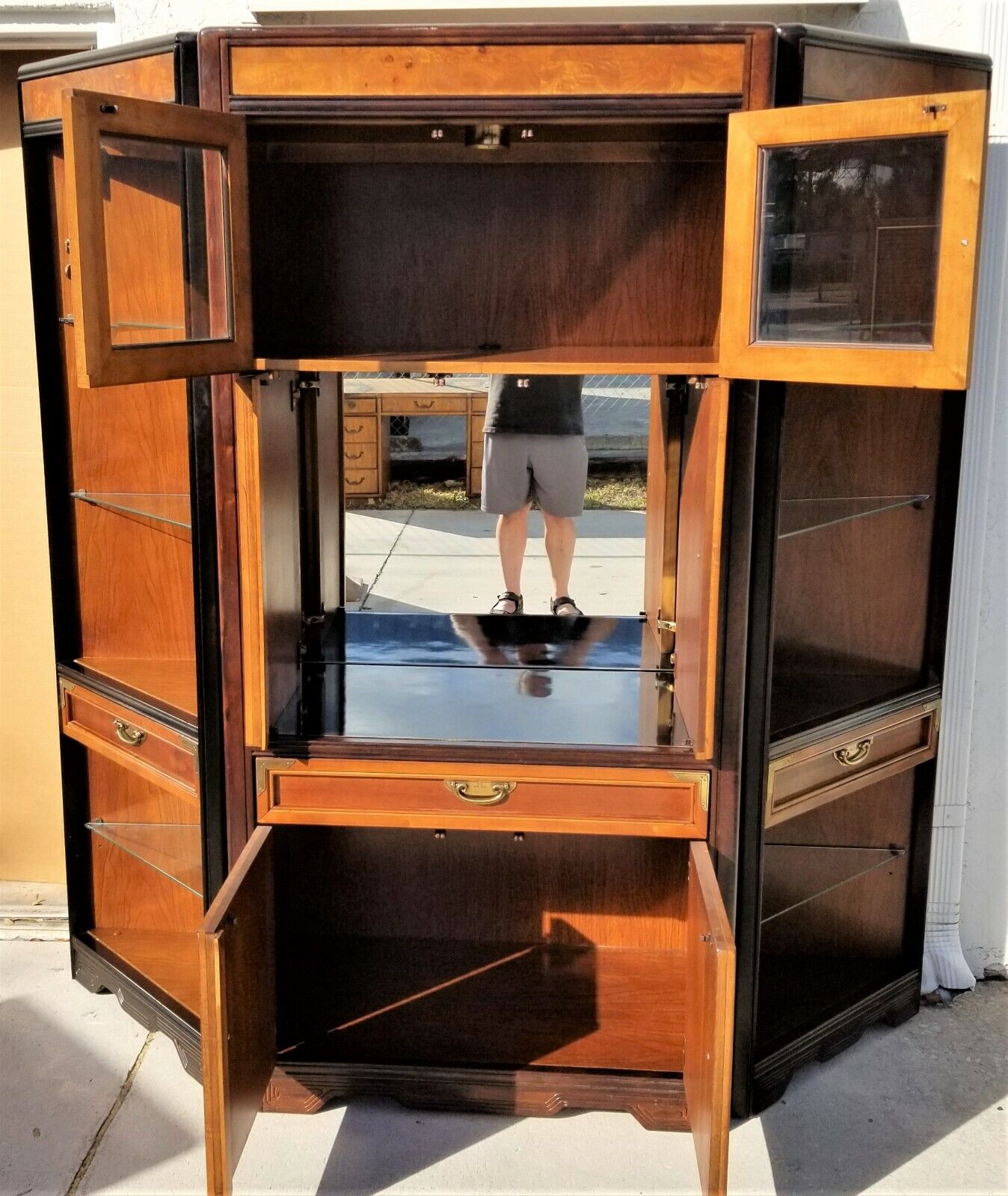3 Piece BROYHILL Asian Chinoiserie Lighted Dry Bar Cabinet with Display Cases
