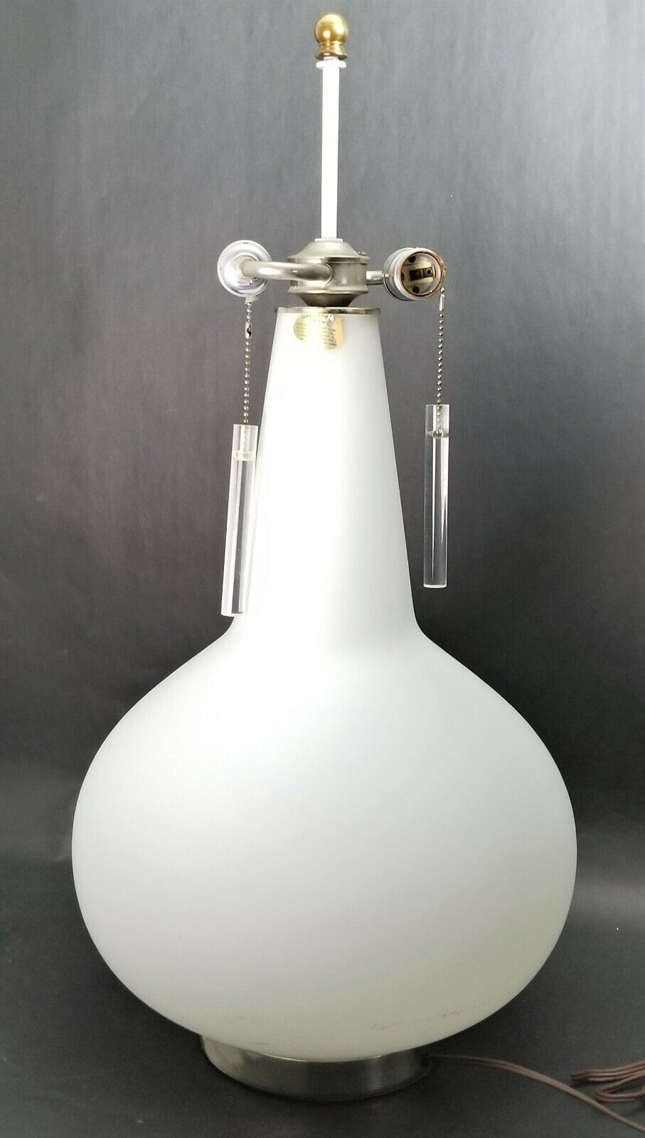 LAUREL LAMP CO Large Frosted Glass Teardrop Style MCM Table Lamp