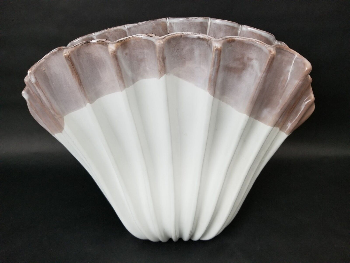 Huge GARCIA IMPORTS Spain Ceramic Scalloped Clam Shell Vase 20" x 16"