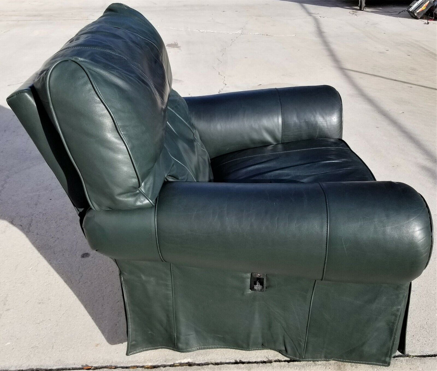 MCM LEATHERCRAFT Easeback Recliner Skirted Leather Lounge Club Armchair Chair