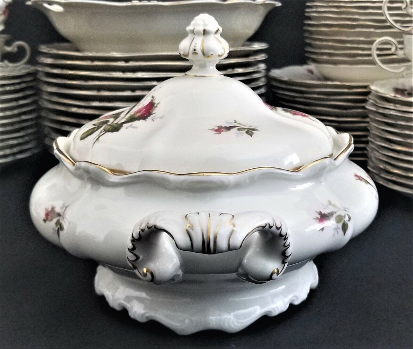 ROSENTHAL Pompadour Moss Rose Covered Serving Casserole Dish