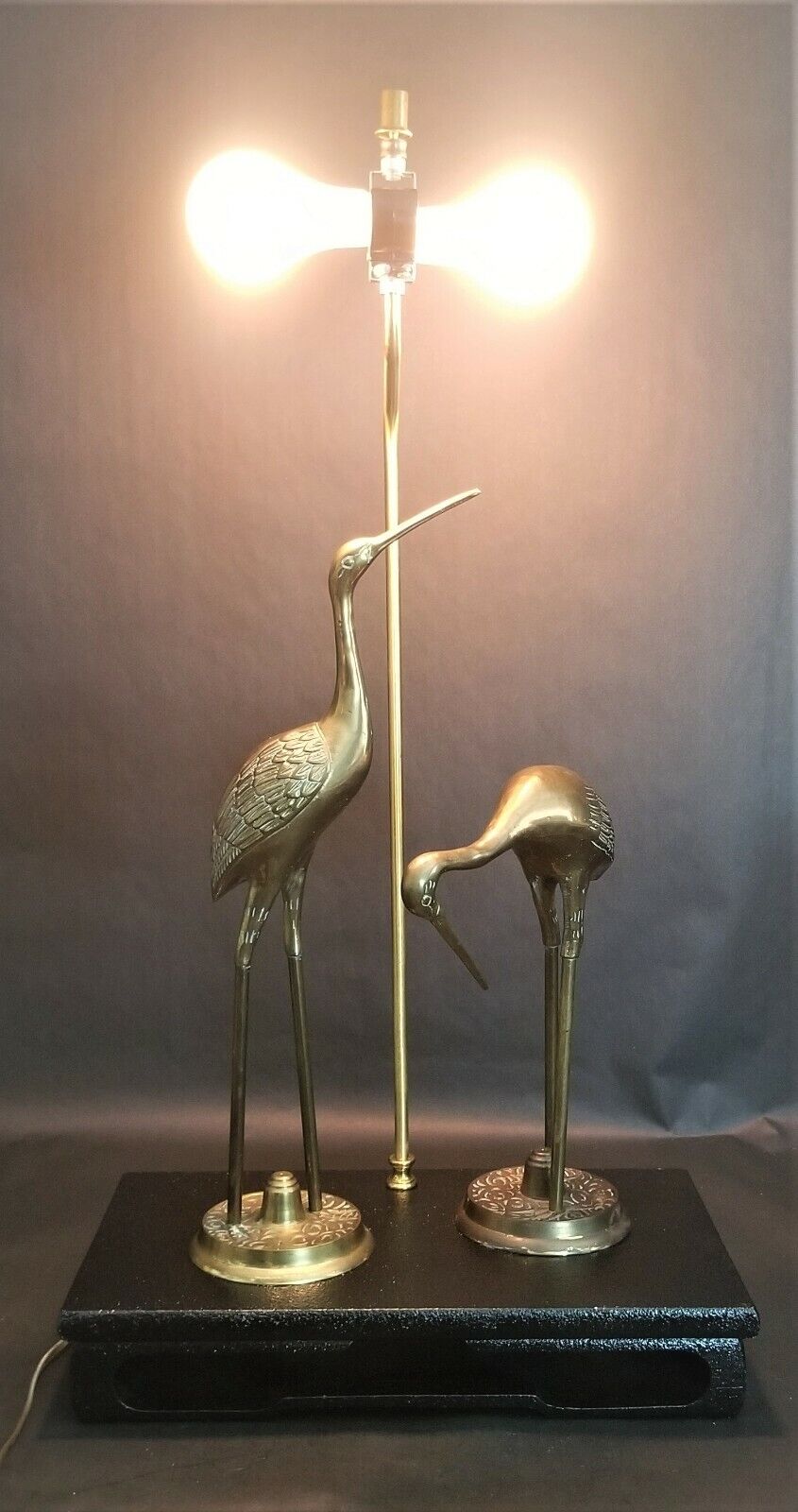 Large Mid Century Vintage Asian Chinoiserie Table Lamp Brass Cranes on Wood Base
