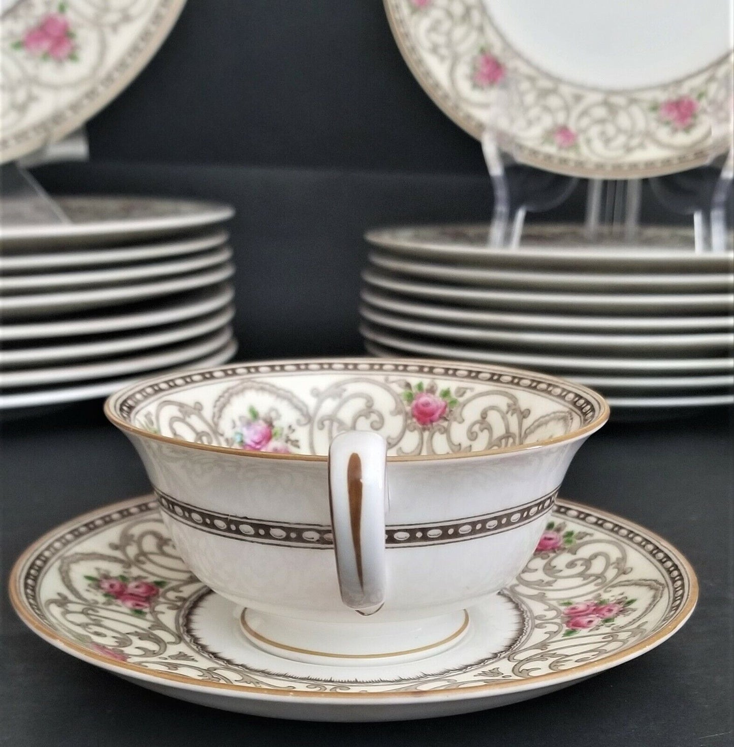 (1) Only WEDGWOOD Avondale Cup & Saucer Set Cream with Scrolls and Pink Roses