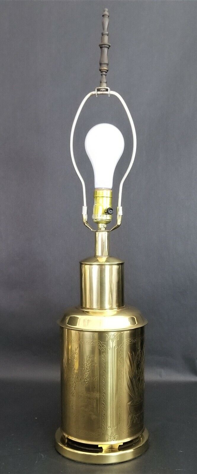 Vintage Brass Asian Chinoiserie Tea Cannister Table Lamp on Brass Base