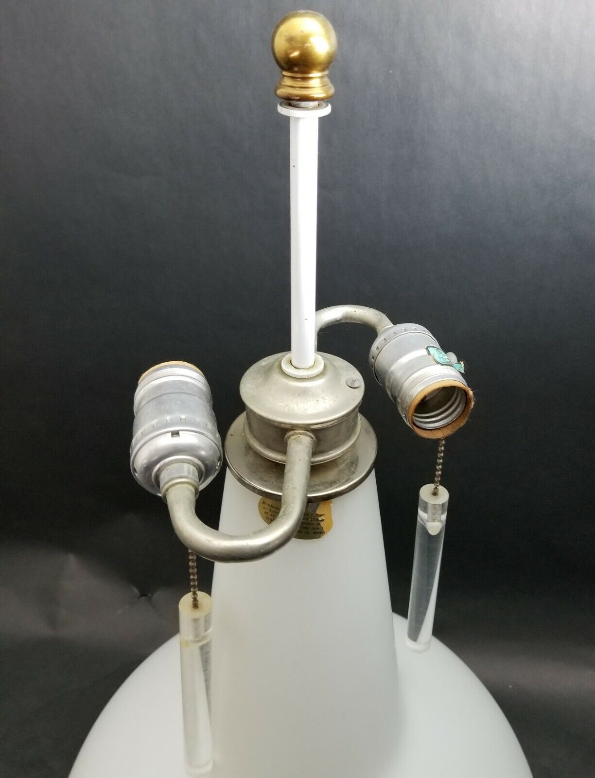 LAUREL LAMP CO Large Frosted Glass Teardrop Style MCM Table Lamp