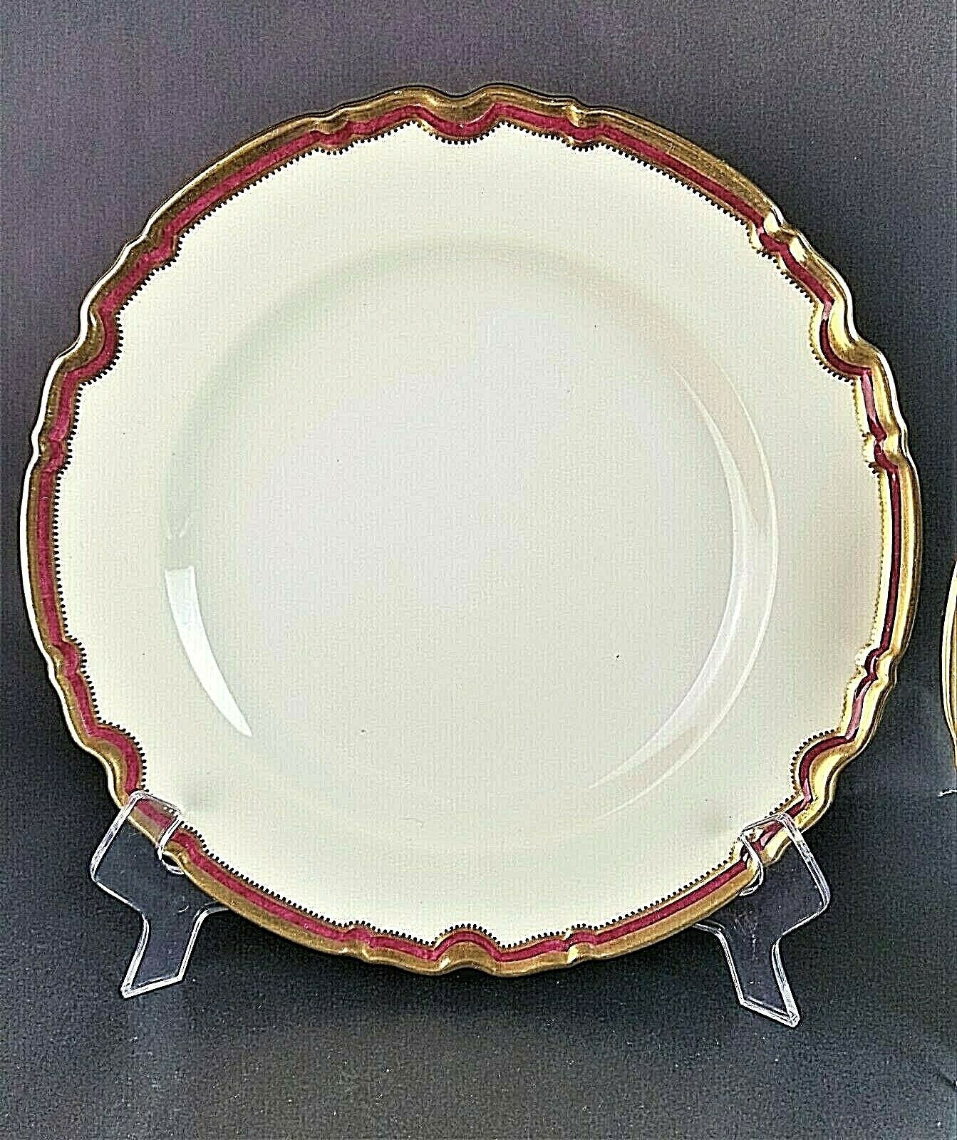 (1) Vintage SPODE Copelands China Y2403 Red Gold Dots Scalloped Dinner Plate 10 1/2"