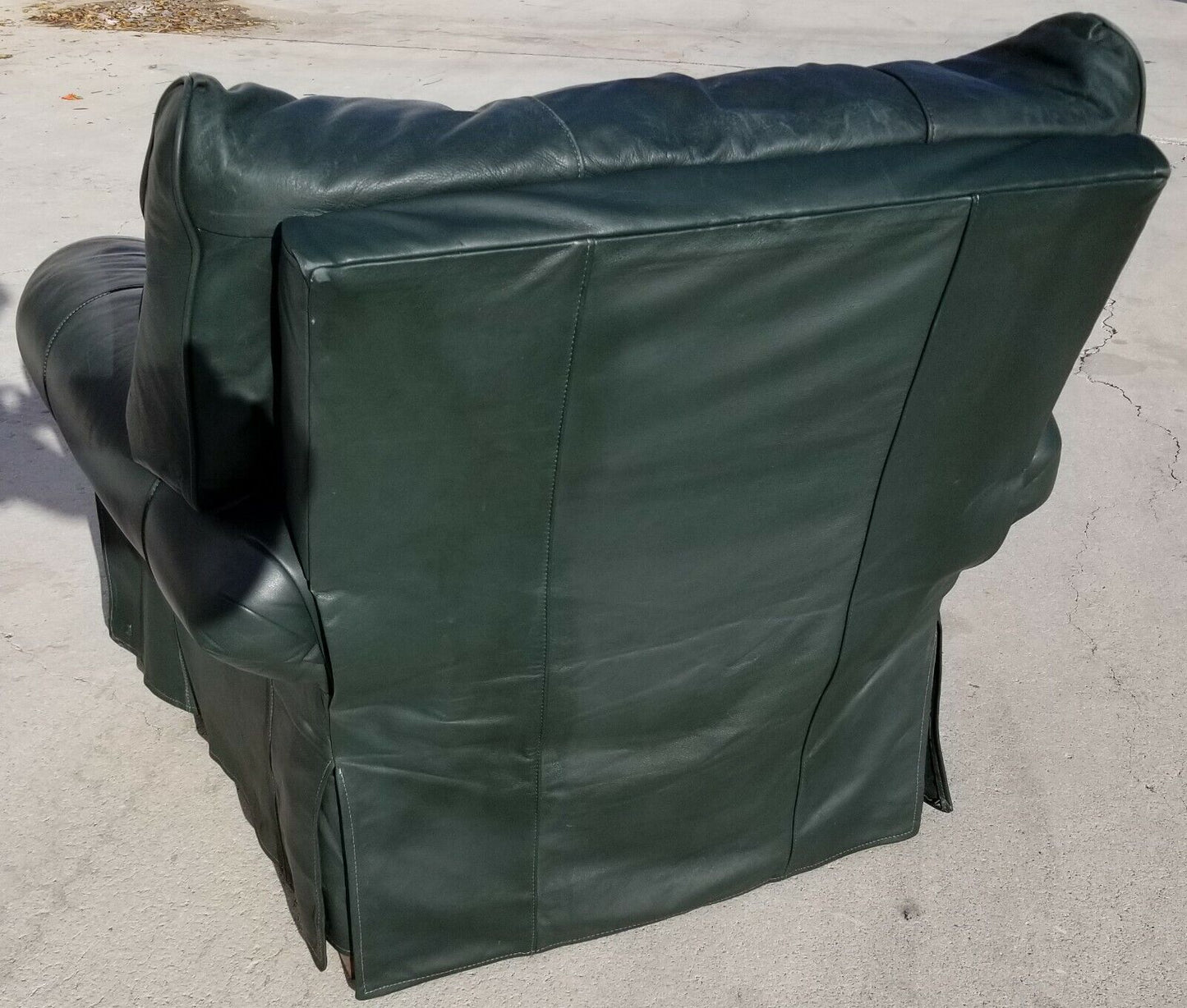 MCM LEATHERCRAFT Easeback Recliner Skirted Leather Lounge Club Armchair Chair